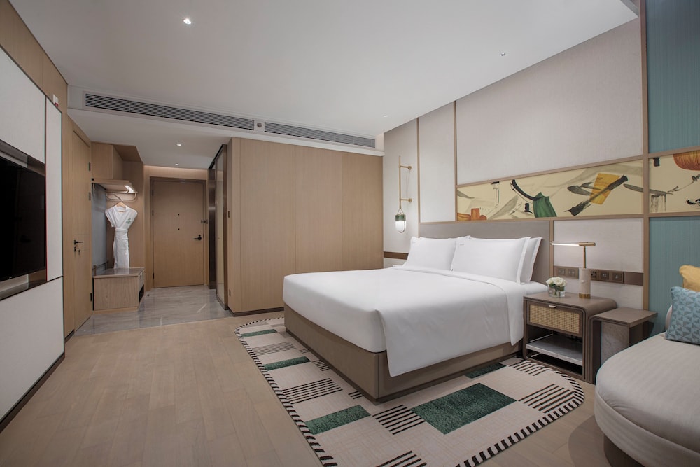 Standard Room, 1 King Bed