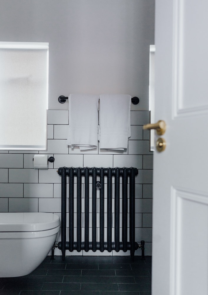 Classic Double Room, Ensuite photo 2