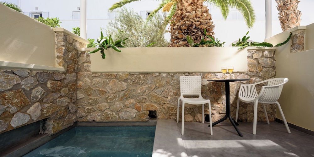 Junior Suite, Jetted Tub - Photo 2