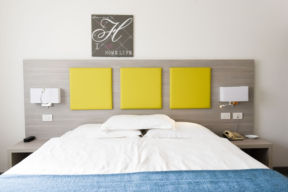 Classic Double Room Single Use photo 2