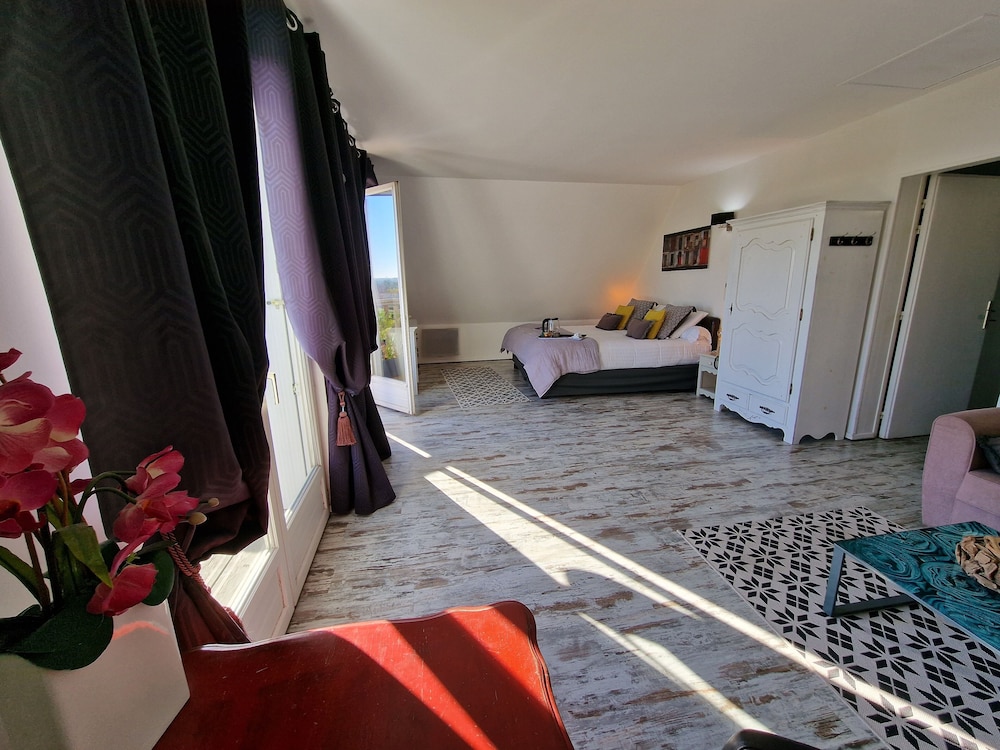Suite (air conditioning) photo 3