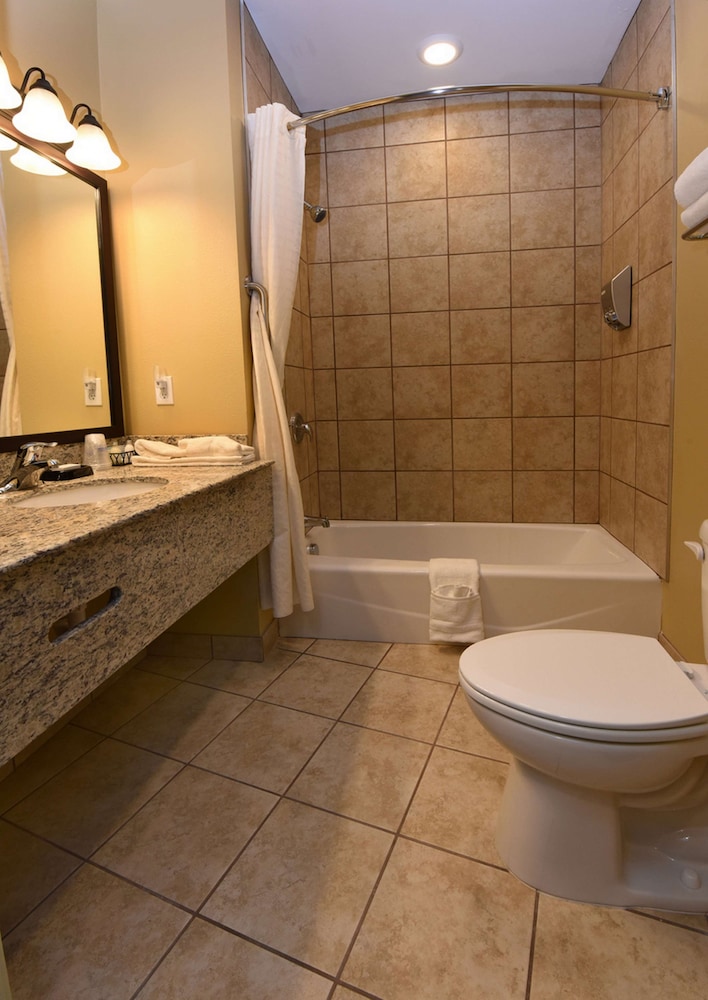 Suite, Multiple Beds, Non Smoking, Kitchen - Photo 6
