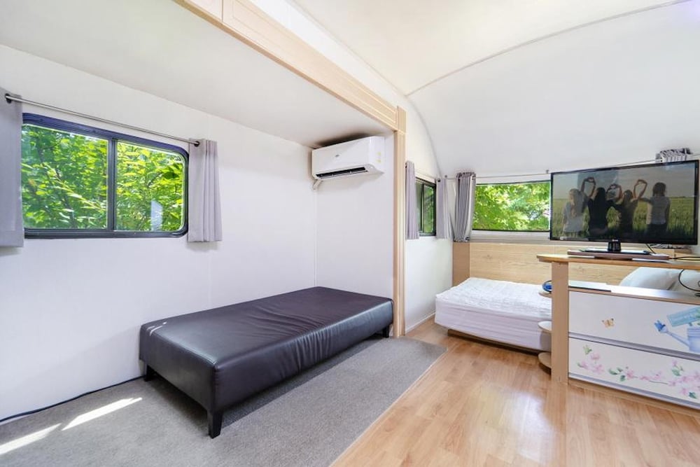 Basic Room, 1 Bedroom (DeluxeAhyeong2) - Photo 13