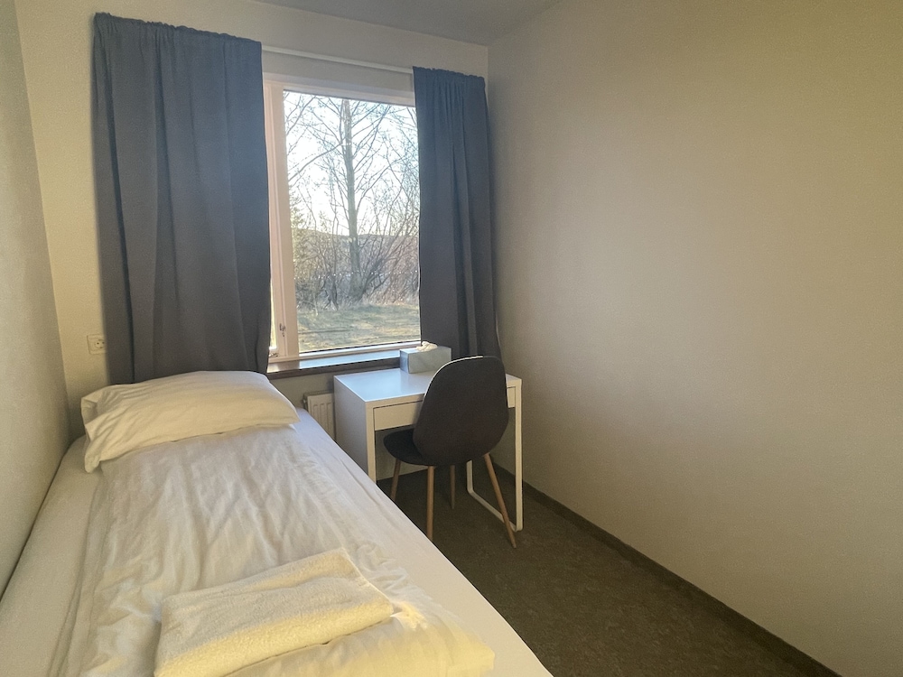 Standard Single Room, Shared Bathroom photo 3