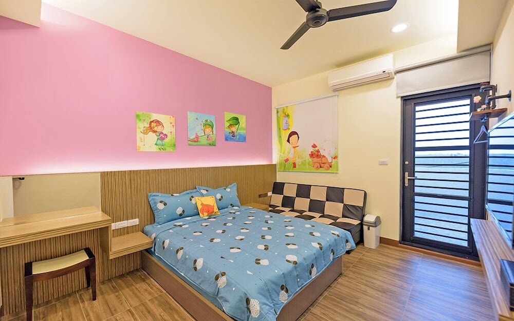 Double Room, Balcony (2 Adults + 1 Child) photo 1