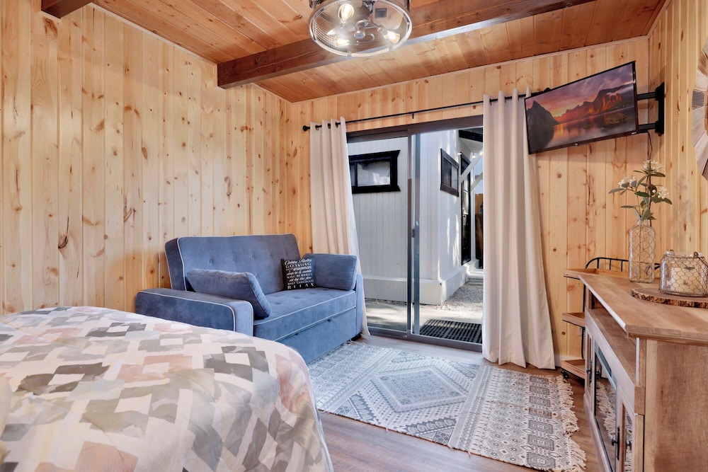 Cabin, Multiple Beds, Patio, Mountain View (2144) photo 2