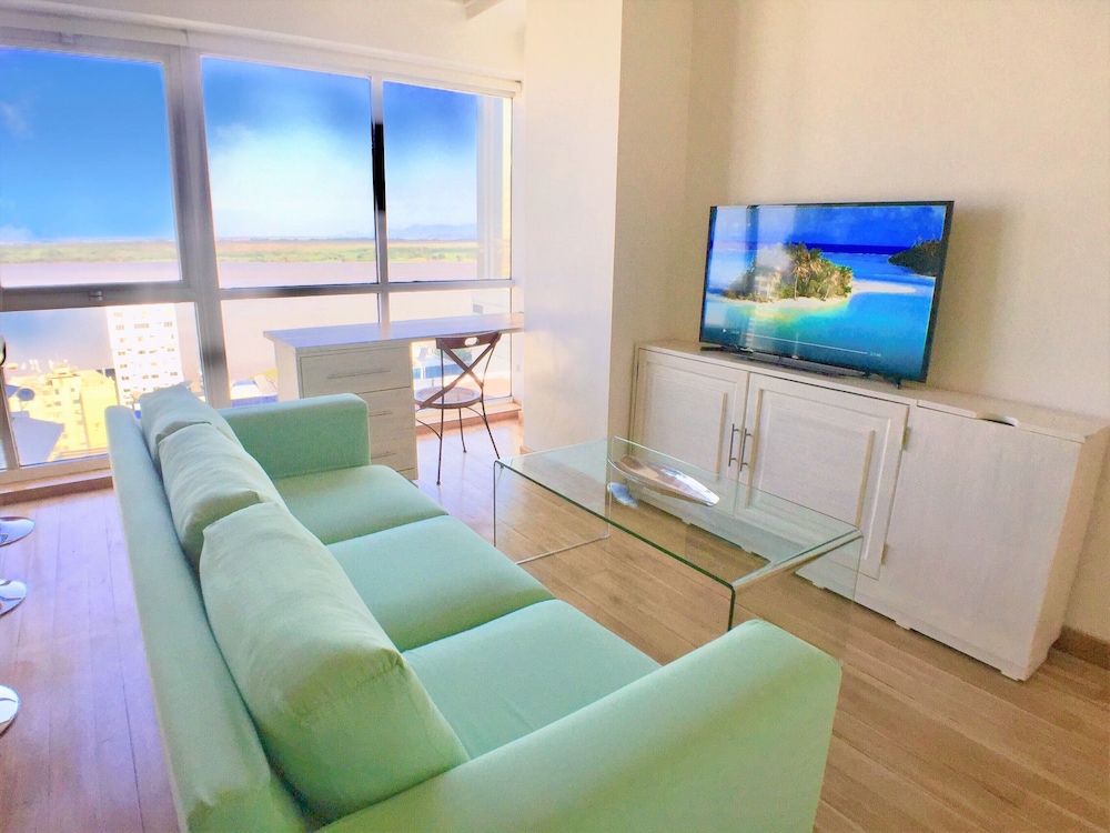 Luxury Apartment, 1 Bedroom, River View photo 3