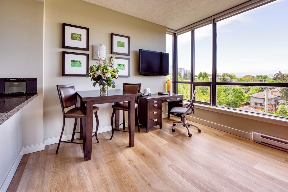 Standard Suite, 1 Bedroom - Photo 8