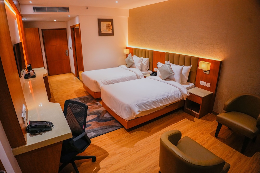Suite - Photo 5