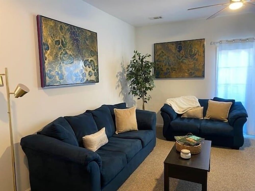 Condo, 2 Bedrooms photo 1