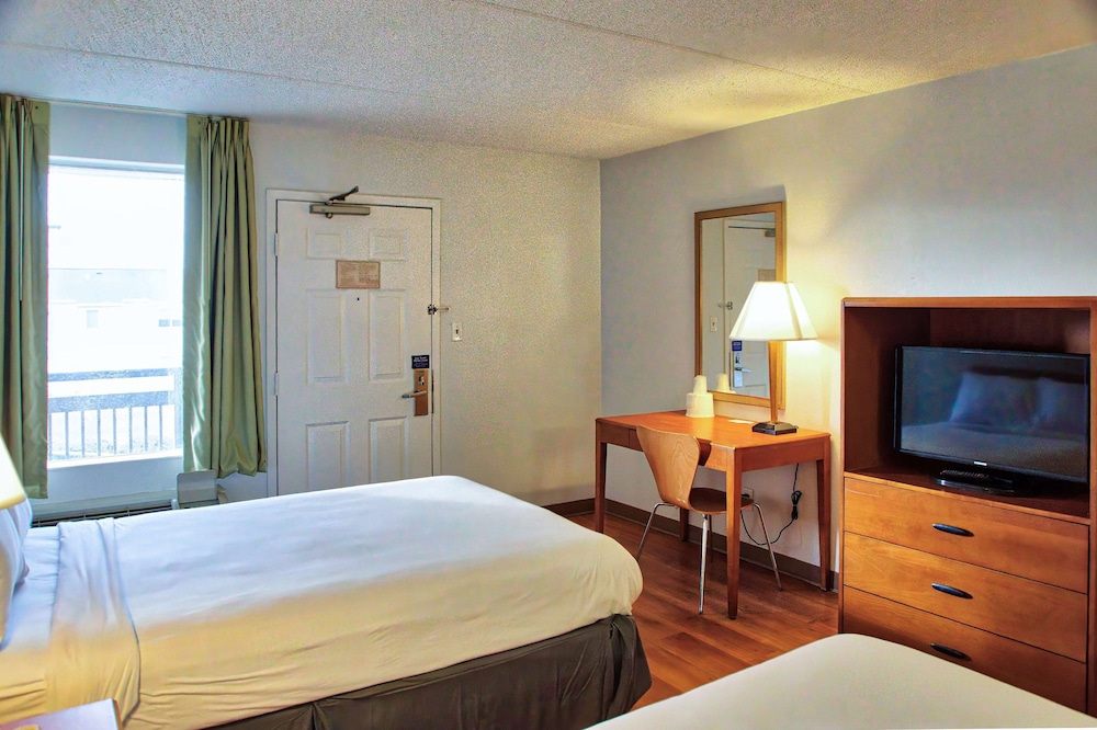 Standard Room, 2 Double Beds, Non Smoking photo 1
