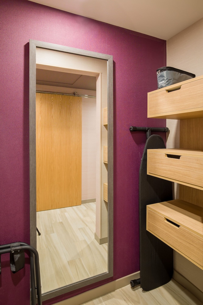 Room, 1 King Bed, Accessible (Hearing) - Photo 2