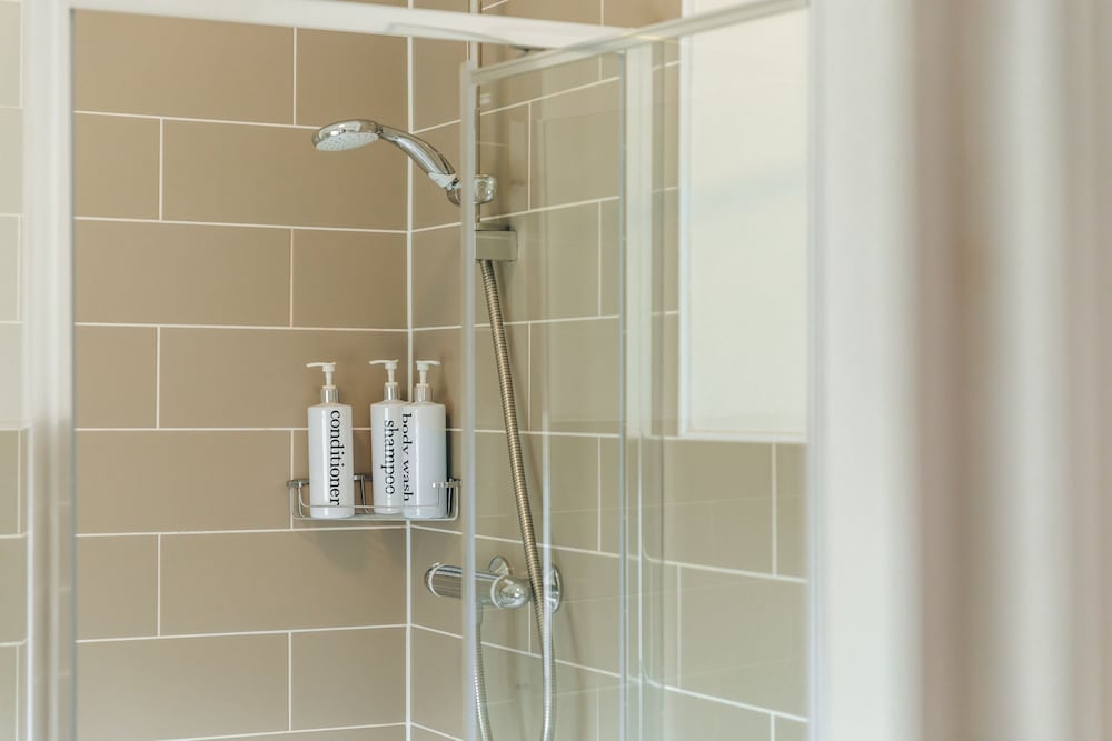 Double or Twin Room, Ensuite photo 2