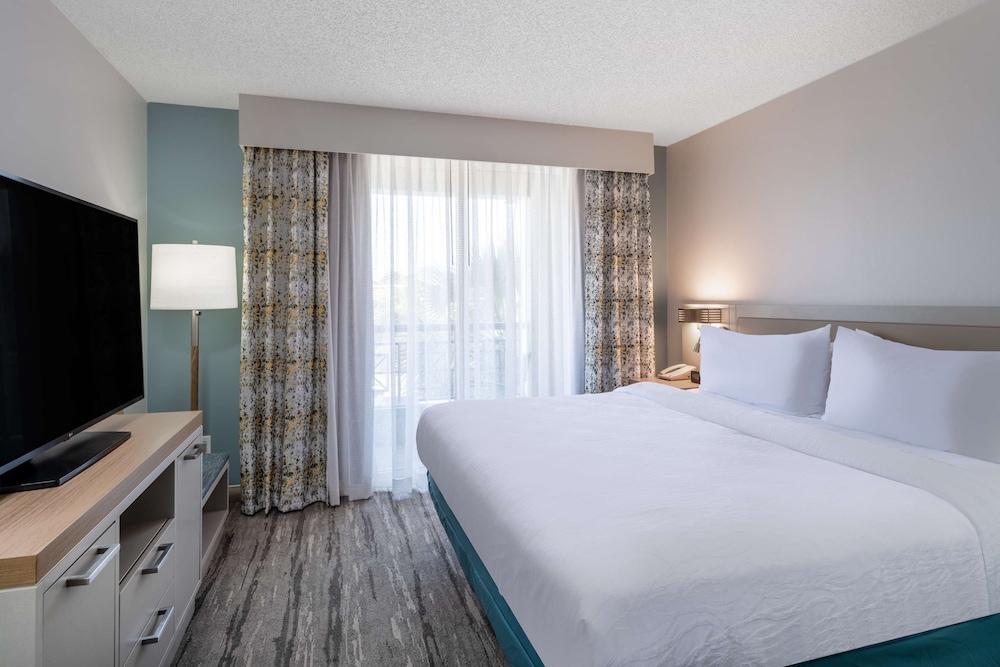 Suite, 1 Bedroom - Photo 2