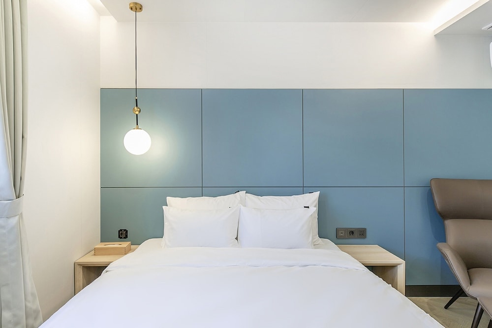 Deluxe Room (A type with Air Dresser) - Photo 3