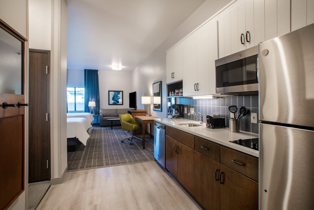 Suite, 1 Bedroom, Accessible, Kitchen (Communications)