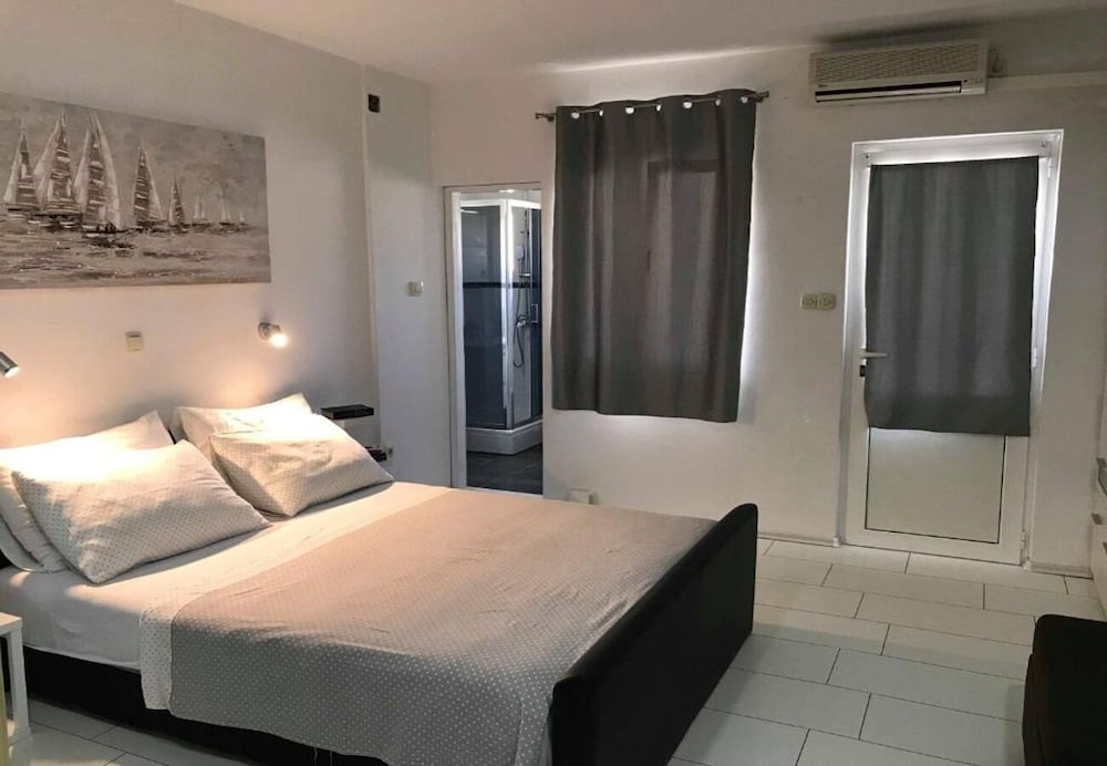 Studio (Stjepan - free parking - SA4(2))