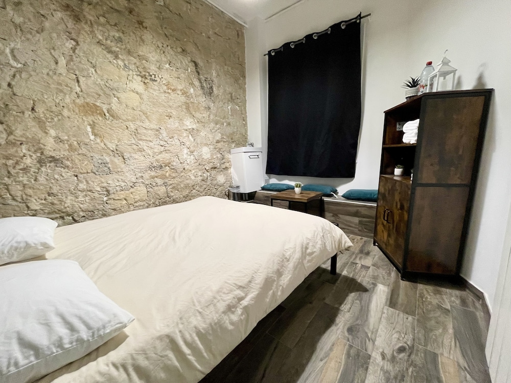 Double Room, Shared Bathroom photo 3