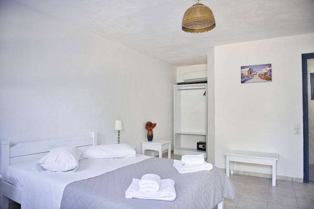 Standard Room, Pool View - Photo 13