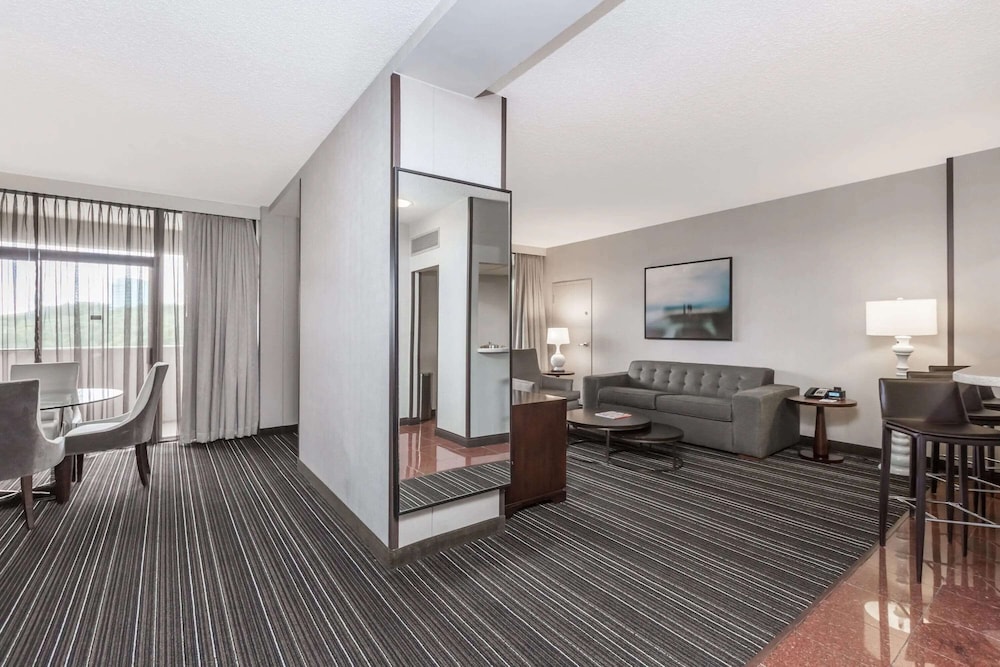 Suite, 1 King Bed with Sofa bed (Preferred Suite King) - Photo 2