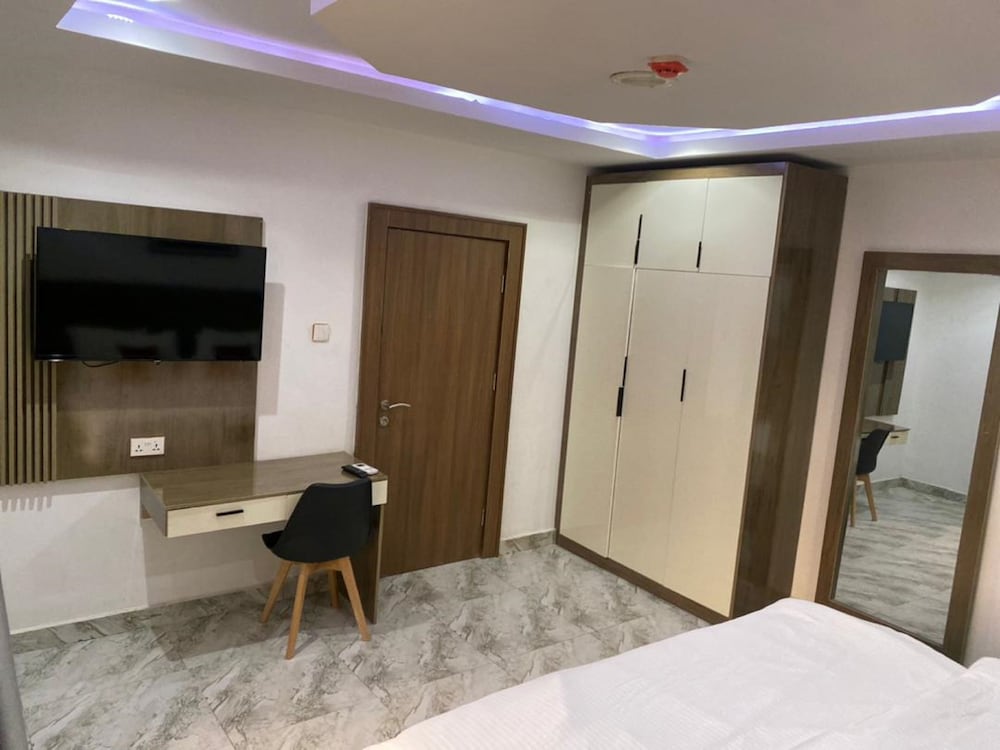 Business Suite - Photo 2
