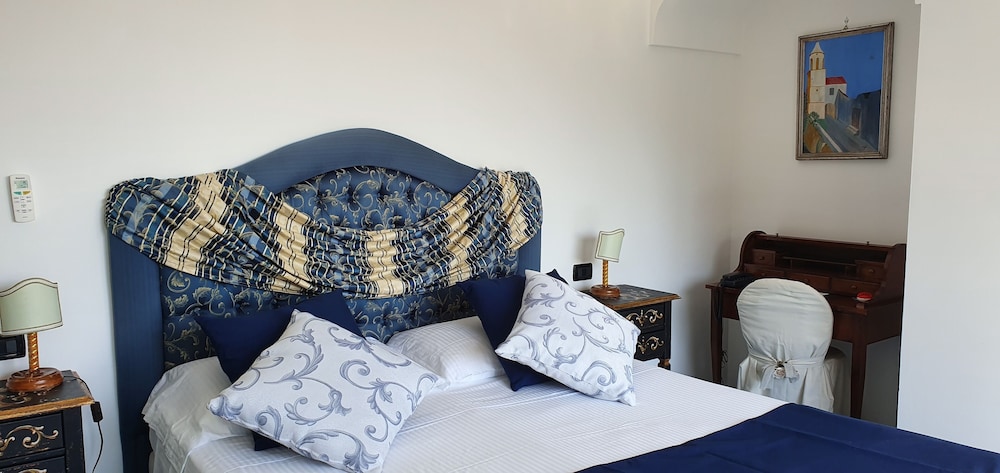 Classic Double Room, Sea View - Photo 3