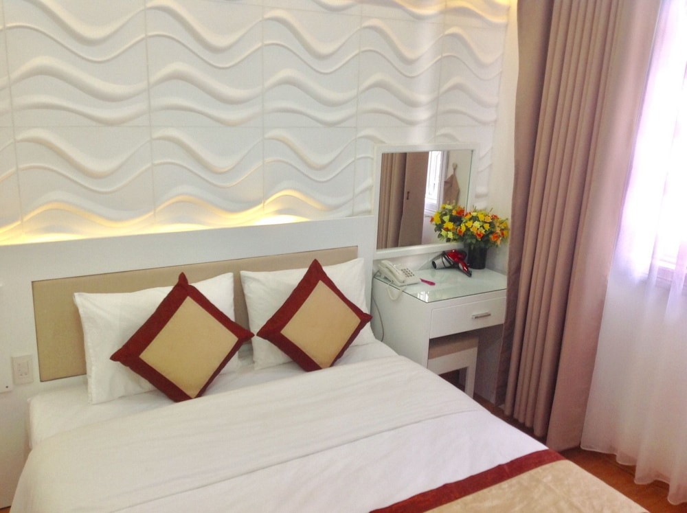 Double Room, 1 Queen Bed