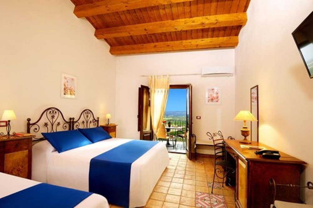 Panoramic Room (400mt from reception)