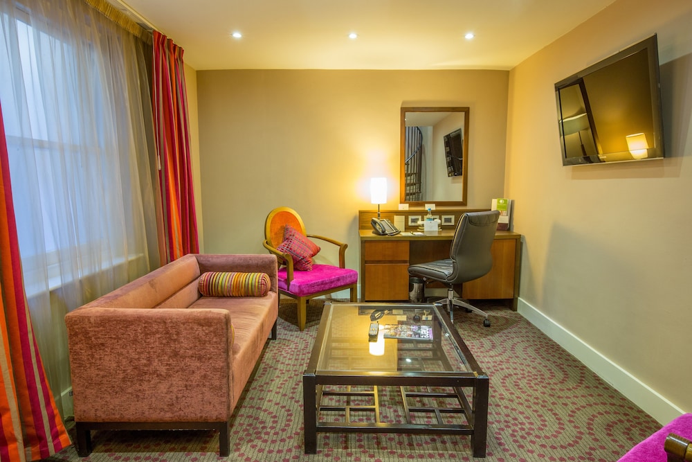 Junior Suite, 1 Queen Bed (Duplex, Living Room) thumbnail 6