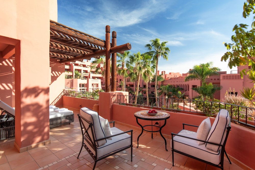 Suite, 1 Bedroom, Resort View (Balcony)