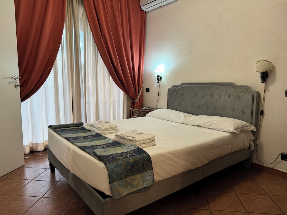Business Double Room Single Use - Photo 10