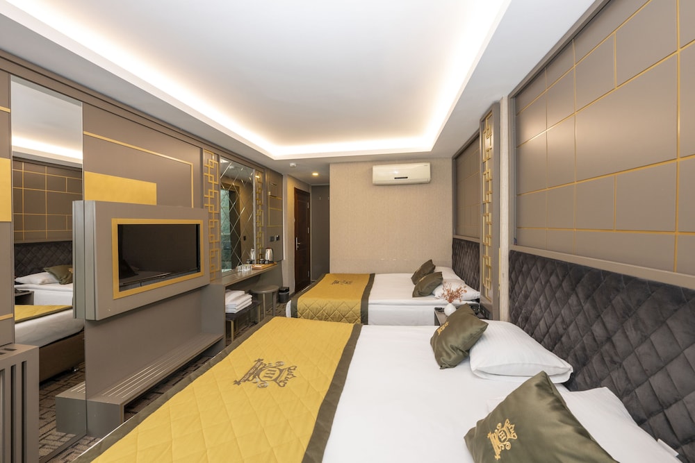 Superior Quadruple Room photo 3