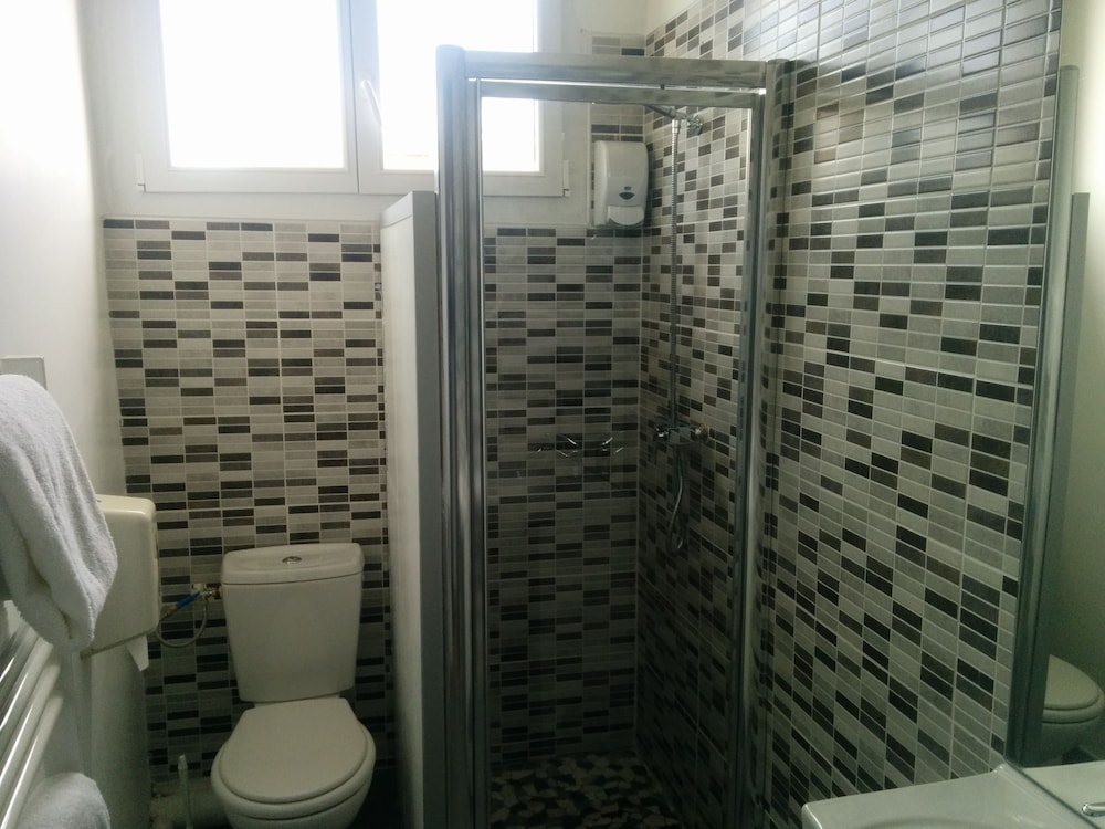 Double Room, River View - Photo 4