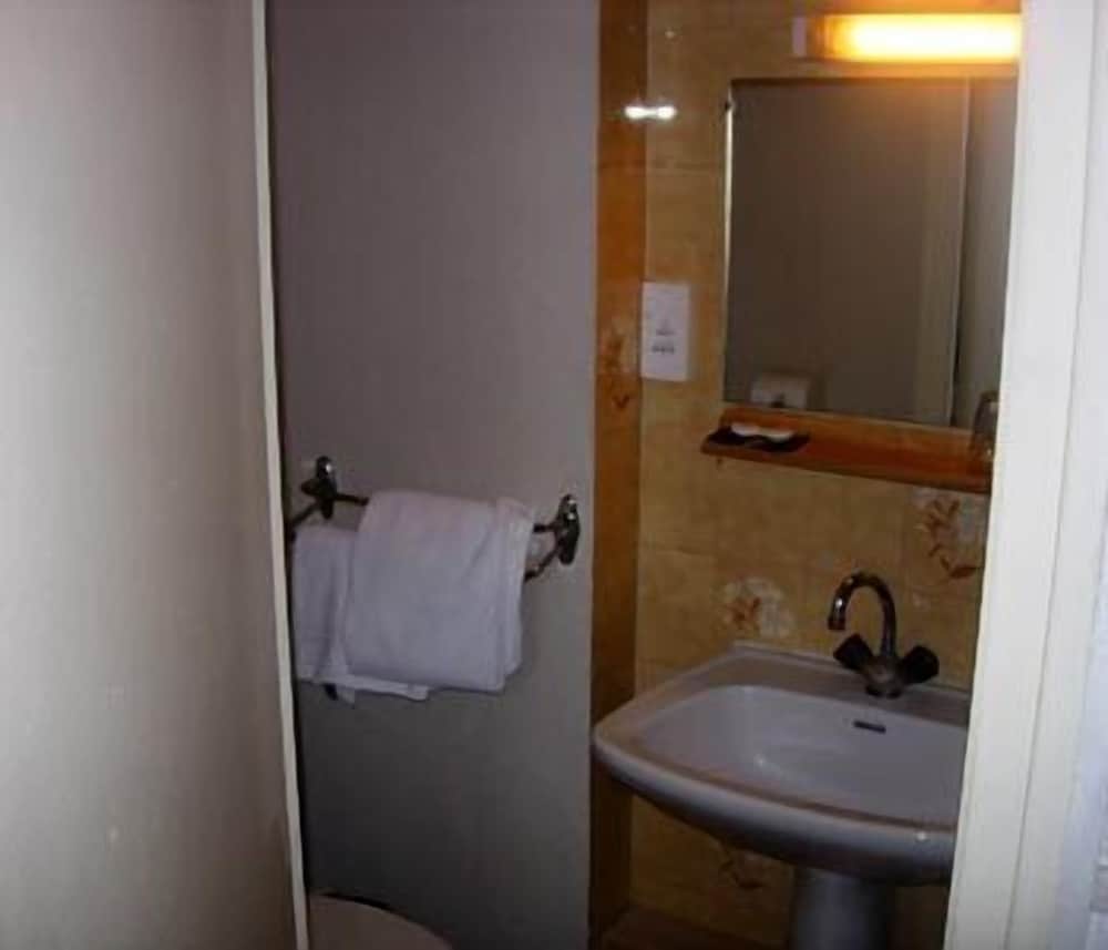 Single Room photo 2
