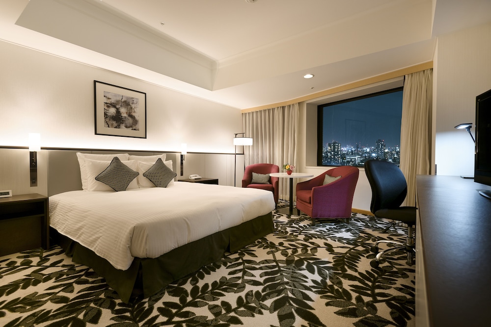 Premium Room, 1 Queen Bed, City View (High Floor) - Photo 3