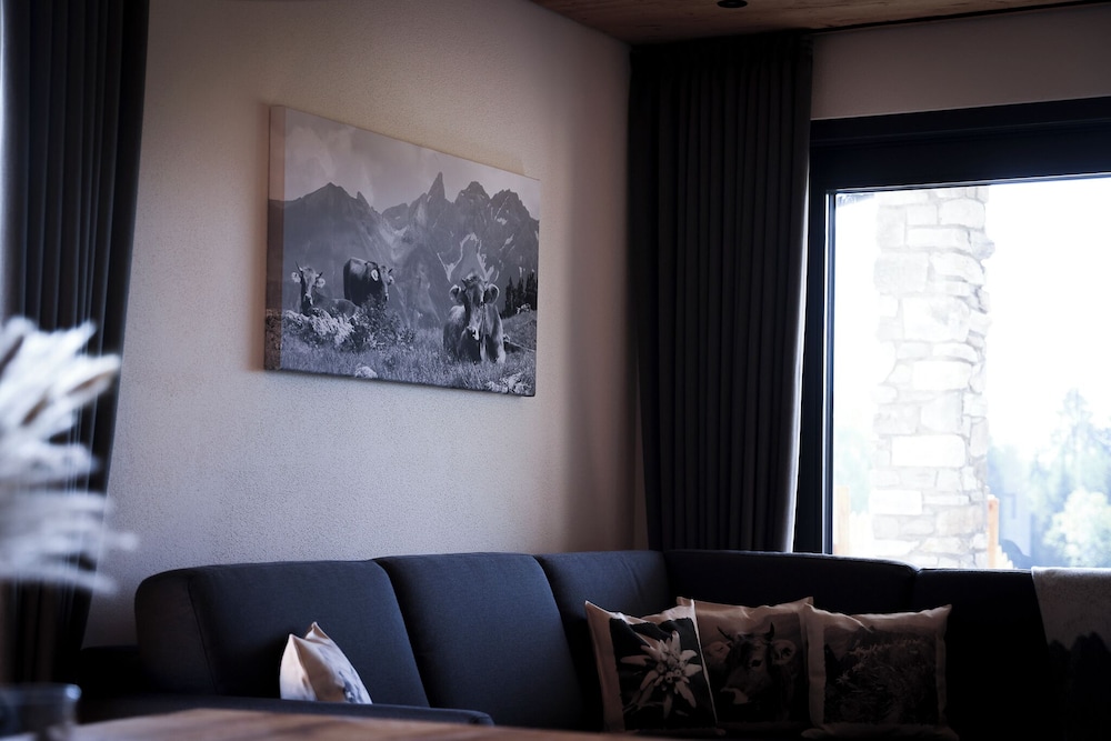 Deluxe Condo photo 2