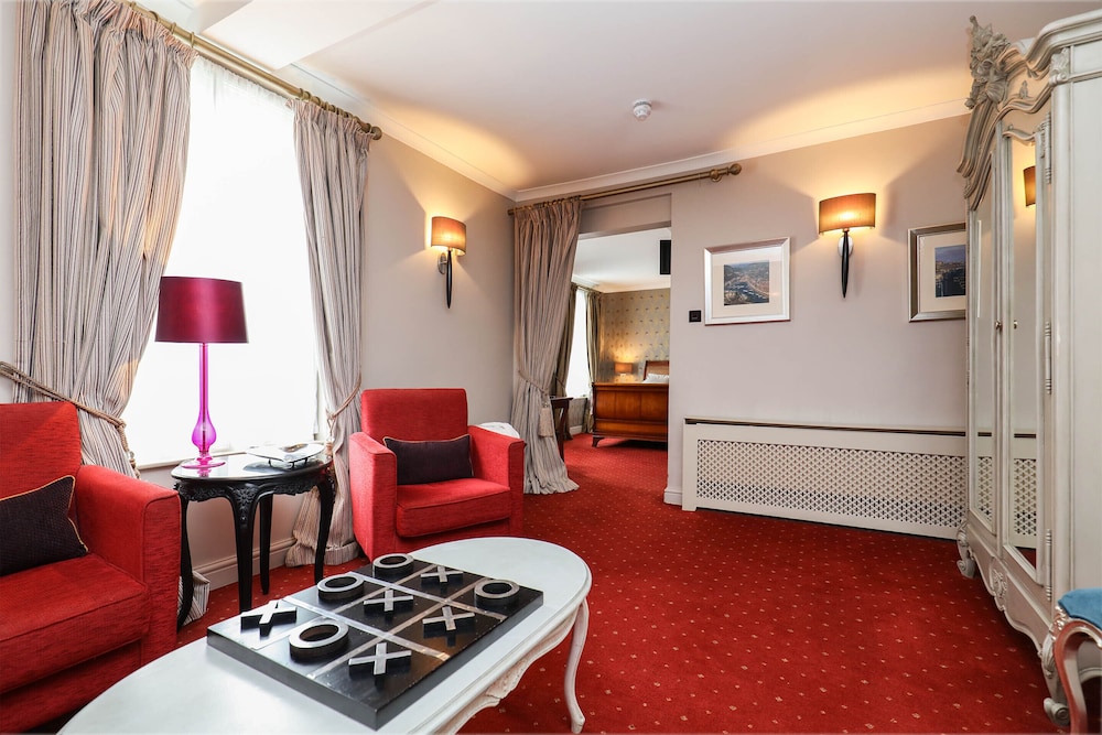 Suite 2 Adults photo 2