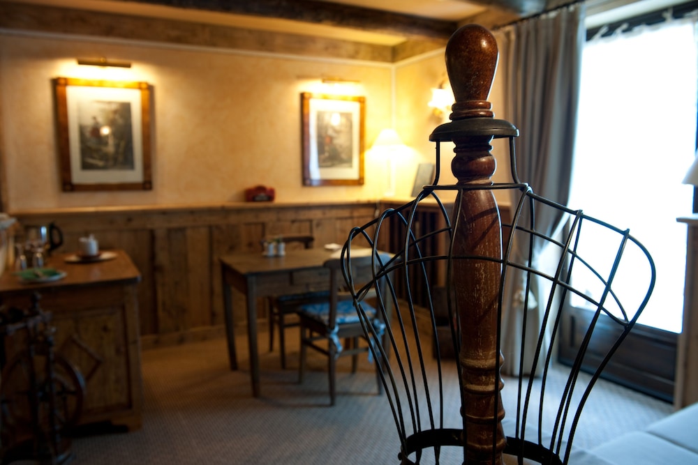 Suite - Photo 11