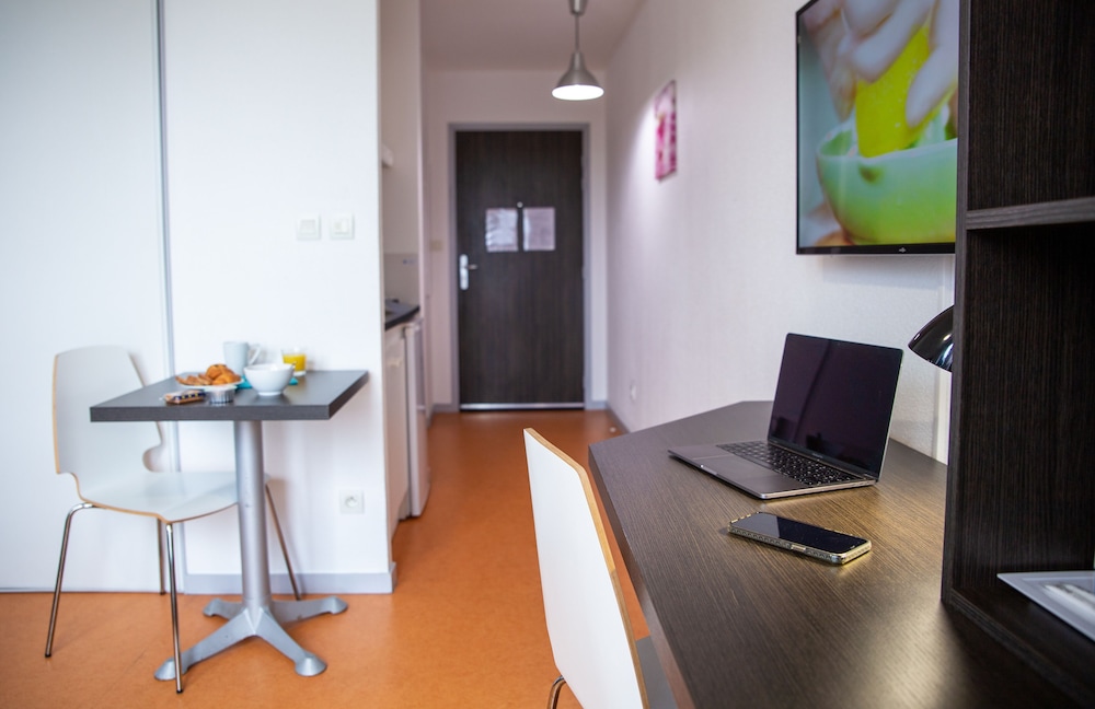 Standard Apartment - Photo 7