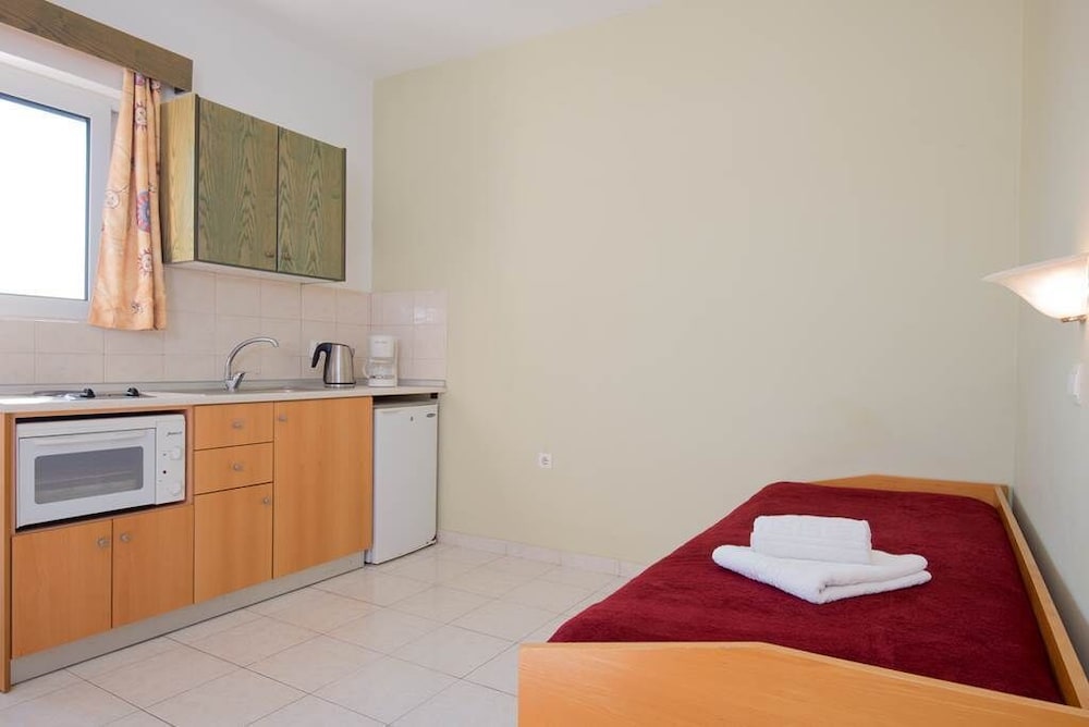Apartment, 1 Bedroom, Balcony, Garden View, photo 6