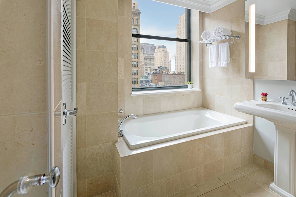 Junior Suite, 1 Bedroom - Photo 4