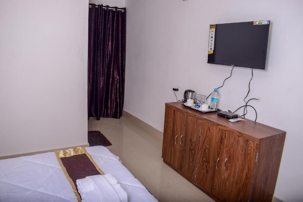 Semi Executive Room
