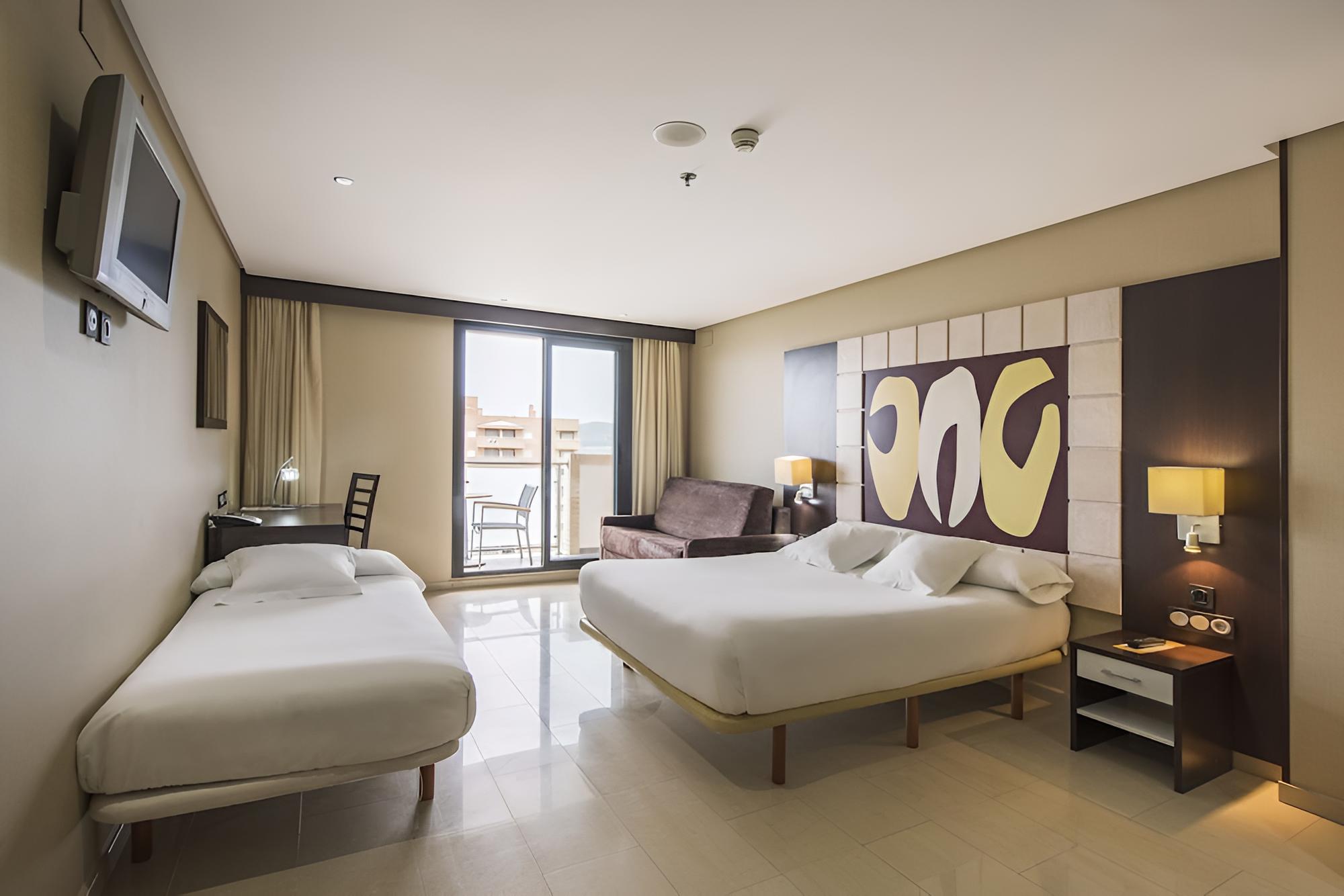 Double or Twin Room (Especial Niños 2 adultos + 2 niños)