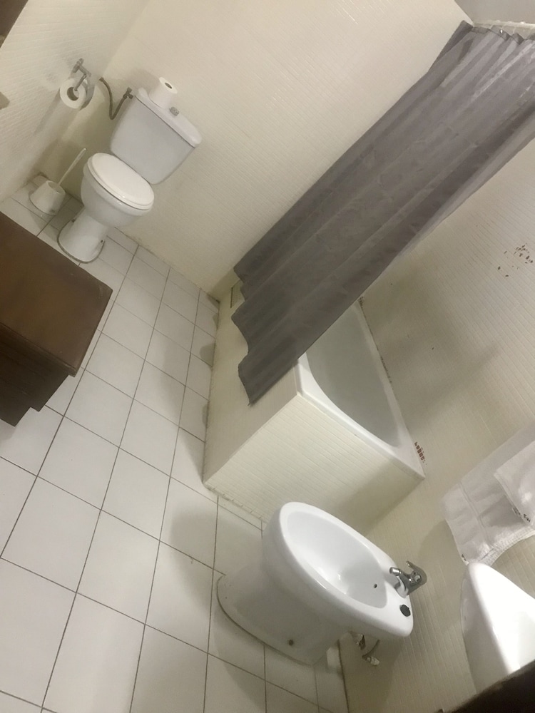 Double Room - Photo 8