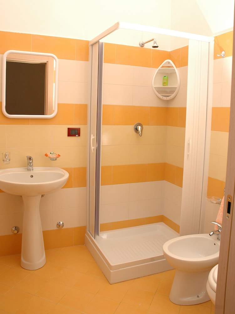Standard Single Room photo 2