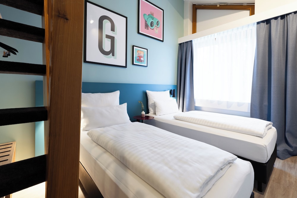 Standard Loft, 2 Twin Beds photo 3