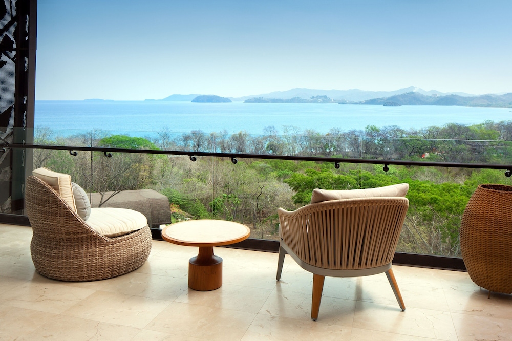 Premier Room, 2 Queen Beds, Ocean View (Balcony) photo 3