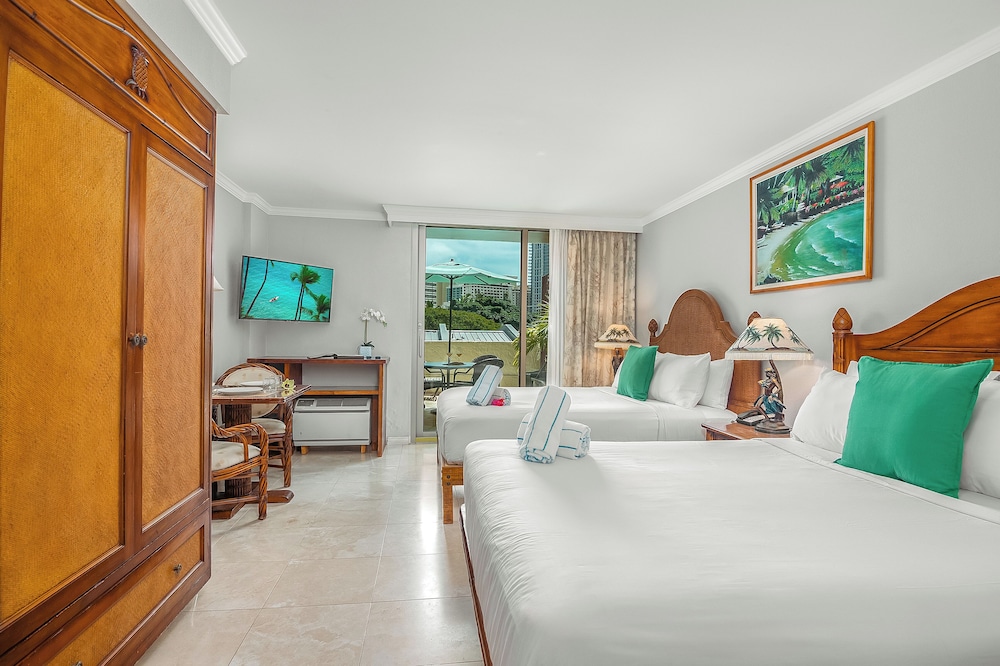 Standard Studio, 2 Queen Beds, Patio