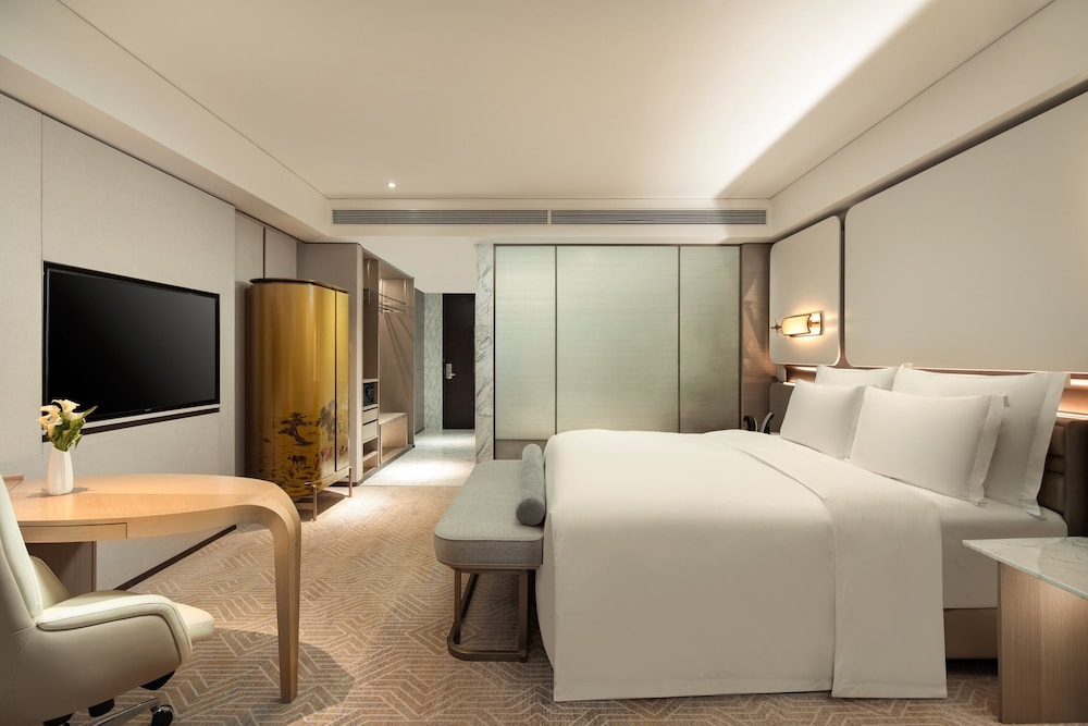 Room, 1 King Bed, Club Lounge Access