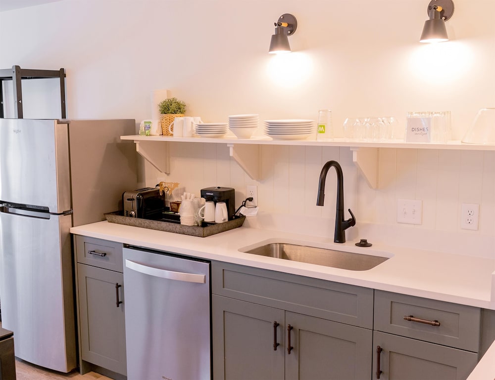 Standard Suite, 1 Bedroom - Photo 13
